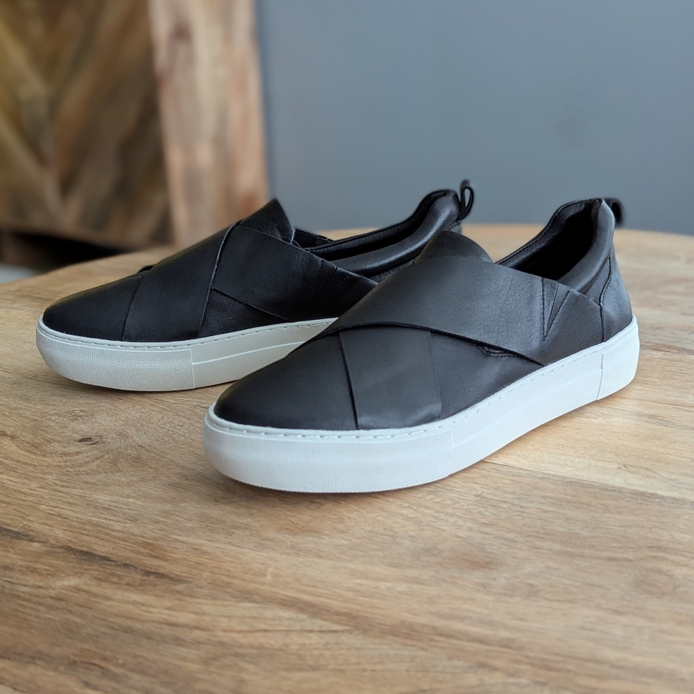 J/Slides Alec Black Leather Slip On Sneakers, Size 10